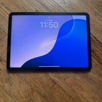 iPad Air quarta generazione + cover con tastiera