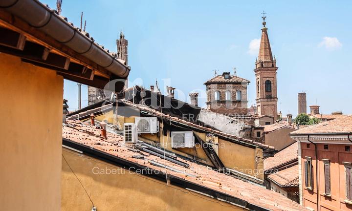 Via SAN VITALE - BOLOGNA - MONOLOCALE