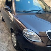 Lancia y cambio automatico. 1300 MJ