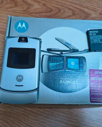 Motorola razr
Non testato
Cerniera rotta
