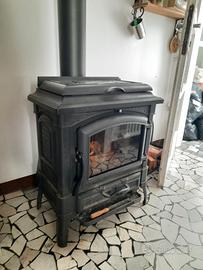 Coppia stufe a legna in ghisa – zona Poleo (VI)