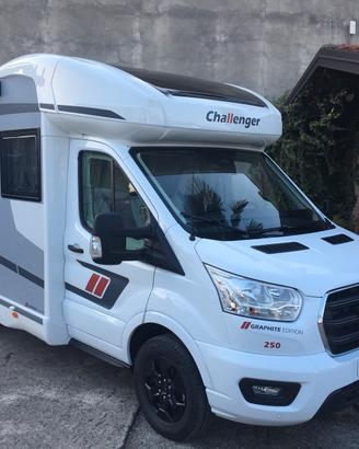 Challenger 250 Graphite Edition