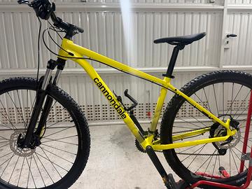 Bici mtb.   Cannondale.
