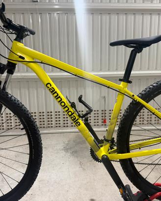 Bici mtb.   Cannondale.