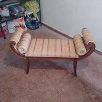 panchetta in legno vintage con cuscini