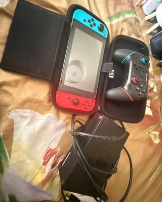 Nintendo Switch + custodia + joystick e caricatore