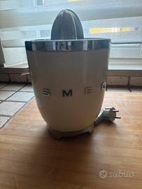 Spremiagrumi smeg crema