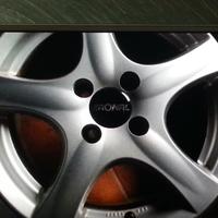 4 pneumatici Pirelli 195/65/R15 e cerchi lega 