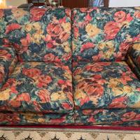 Divano letto tre posti,divano due posti e tavolino