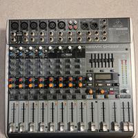 Behringer xenyx qx1222usb mixer