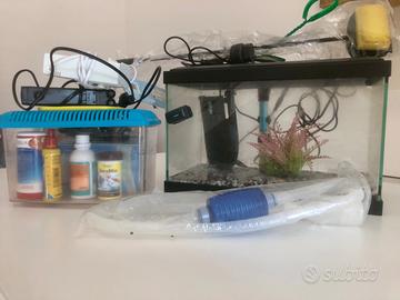 Acquario 17 con vari accessori
