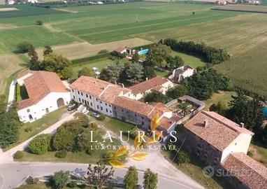 Villa di 4000 m² con più di 5 locali e box auto do