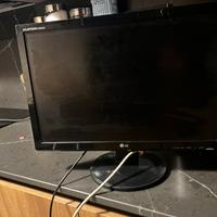monitor LG w2242s