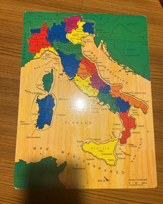 puzzle in legno con le regioni d'Italia