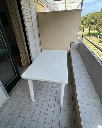Monolocale con terrezza in residence con piscina