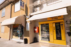 Tabaccheria storica con distributore H24 - Cassola