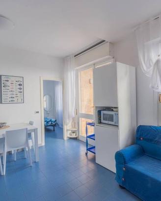 Trilocale ben curato direttamente sul mare