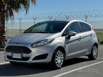 FORD FIESTA 1.0 BENZINA AUTOMATICA GARANZIA 12 MES