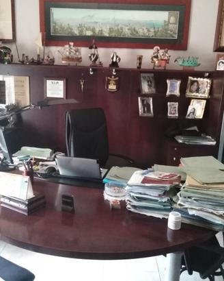 STUDIO COMPLETO DI SEDIA PADRONALE E 4 POLTRONCINE