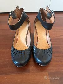 Scarpe artigianali in pelle nera numero 38