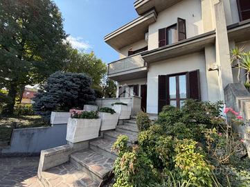 VILLA A SCHIERA A PESSANO CON BORNAGO
