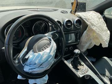 NAVIGATORE AUDI TT 8J 2013 CDA 1.8 PER RICAMBI