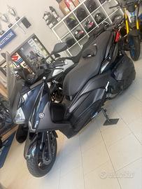 Yamaha X-Max 400