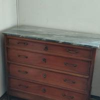 cassettone a quattro cassetti con piano in marmo