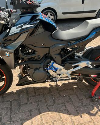 BMW F900R *MY 25* 105 CV