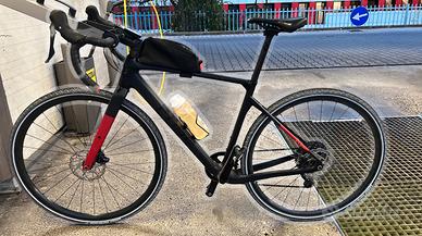 Bici gravel cube nuroad c62 pro