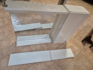 Mobile bagno con luci e mensola