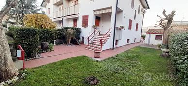 Villa a schiera di testa