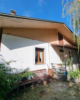 Casa singola con terreno e vigneto