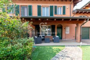 Villa di 179 m² con più di 5 locali e box auto dop