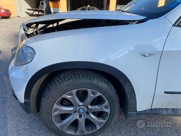 PARAFANGO ANTERIORE SINISTRO BMW X5 E70 2008