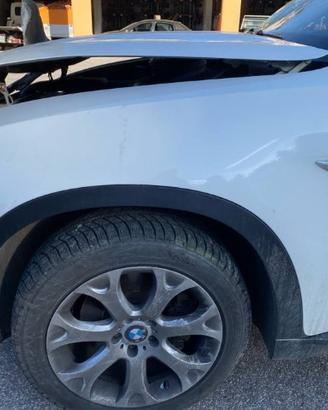 PARAFANGO ANTERIORE SINISTRO BMW X5 E70 2008