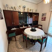 Soggiorno completo con tavolo e 6 sedie