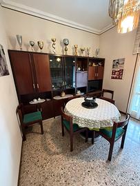 Soggiorno completo con tavolo e 6 sedie