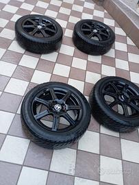 cerchi in lega e gomme montate