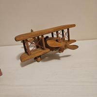 Aereo biplano in legno