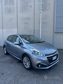 PEUGEOT 208 BENZINA