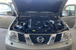 Pathfinder 2.5 autocarro  2010