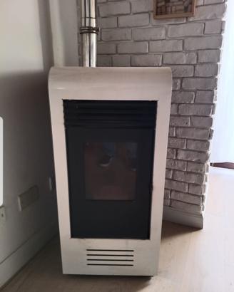 Stufa a pellet ventilata  Giada 8KW bianca