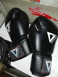 Guantoni Vandal, parastinchi e conchiglia Leone