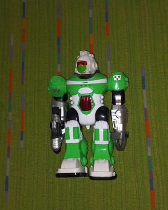 Robot di colore bianco e verde a batteria
