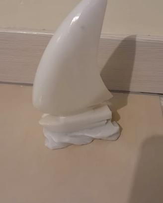 soprammobile in marmo bianco