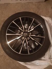 toyota ch-r hybrid cerchio originale completo