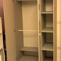 Armadio grigio per bambini