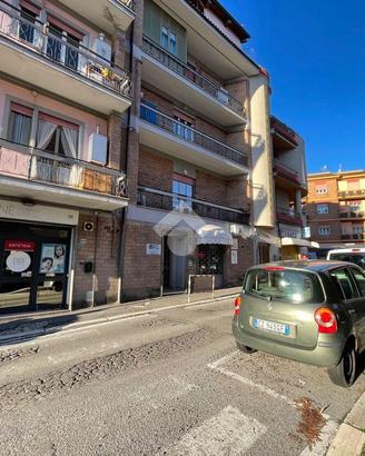 NEGOZIO A GENZANO DI ROMA