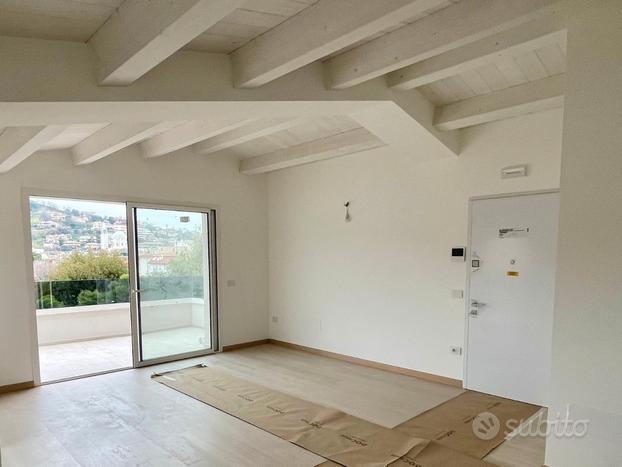 Quadrilocale con terrazzo - garage - mare 300m